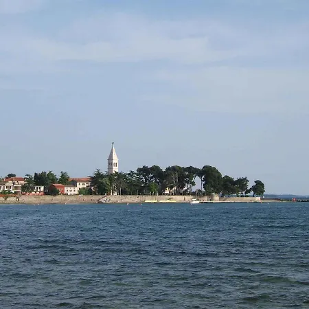 In Novigrad/istrien 9390 דירה Karpinjan